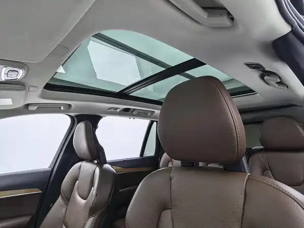 Volvo XC90 2019