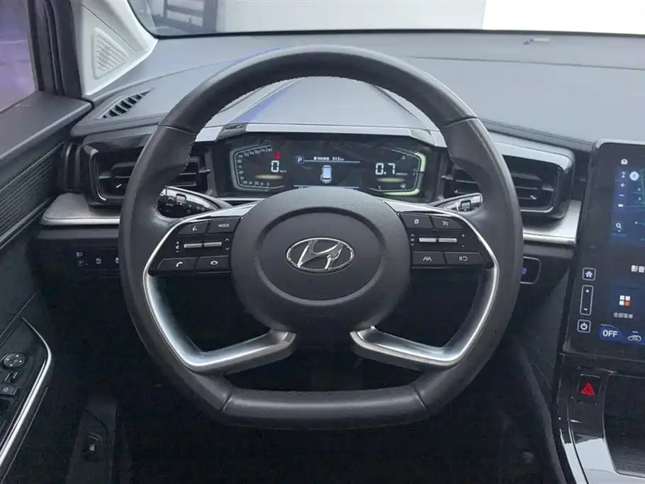 Hyundai Custo 2022 — фото 15