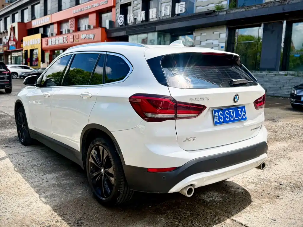 BMW X1 2021 — фото 4