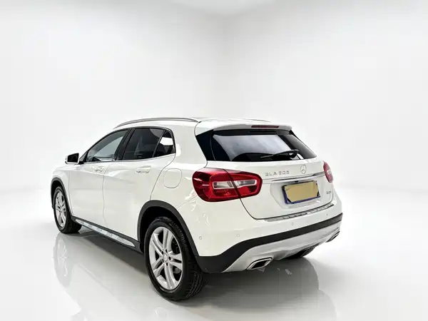 Mercedes-Benz GLA 2015