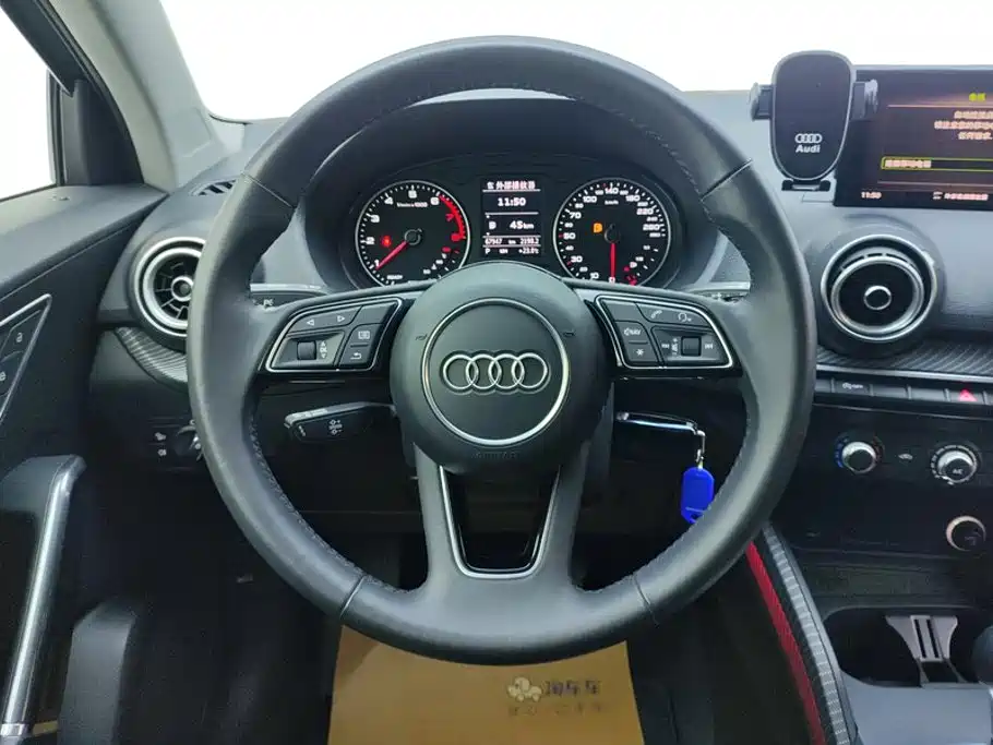 Audi Q2L 2020 — фото 15
