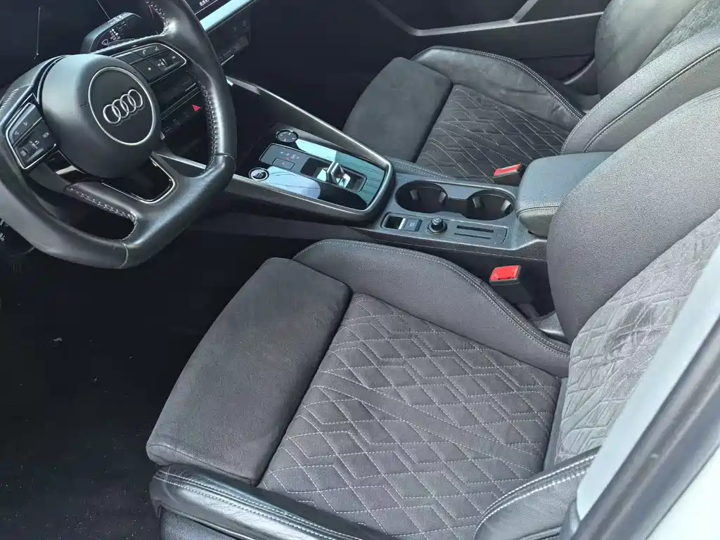Audi A3 2021 — фото 7