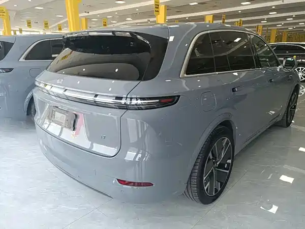 Li Auto L7 2025