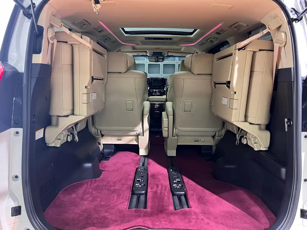 Toyota Alphard 2018 — фото 13