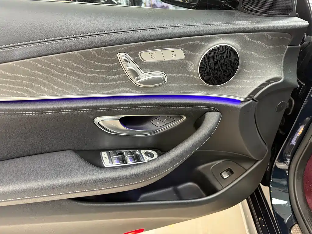 Mercedes-Benz E-Class 2022