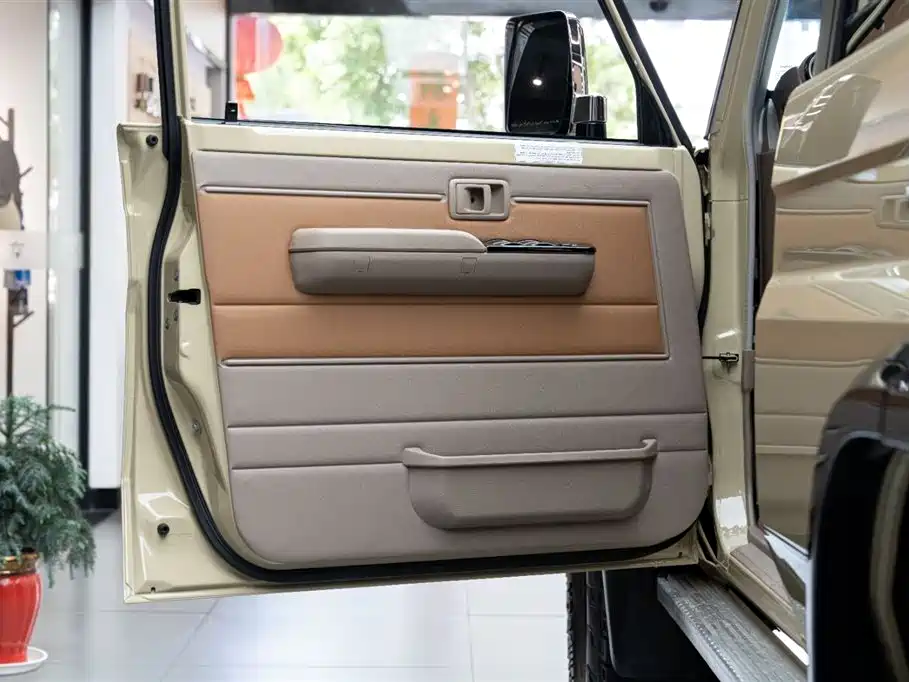 Toyota Land Cruiser 2024 — фото 11