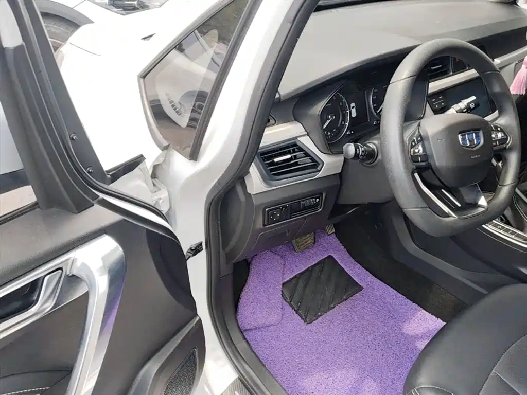 Geely Vision X3 2020 — фото 16