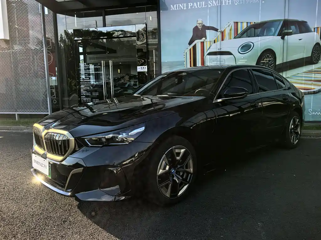 BMW i5 2025 — фото 1