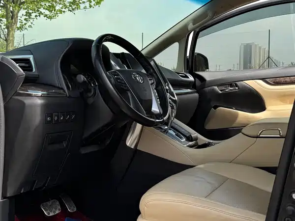 Toyota Vellfire 2020