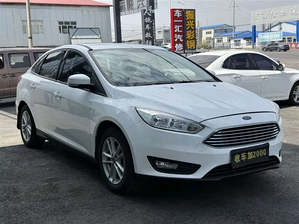 Ford Focus 2018 — фото 3