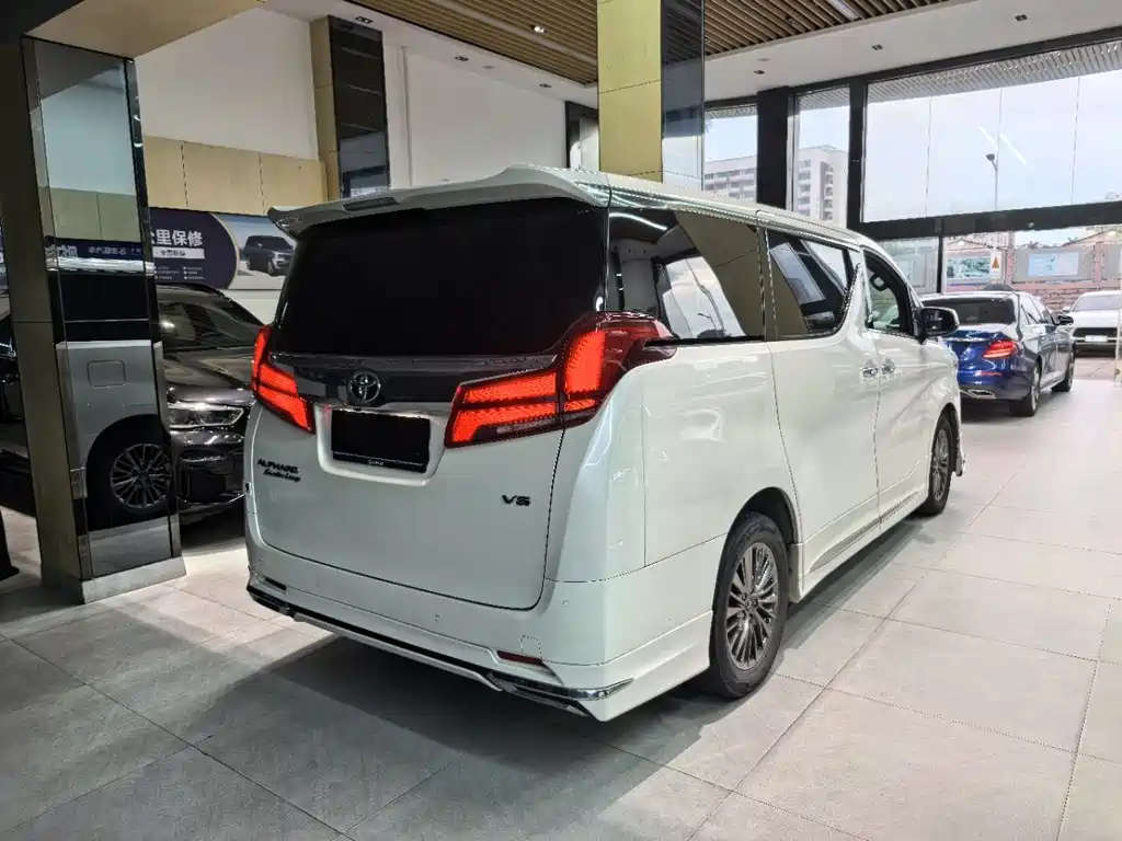 Toyota Alphard 2019 — фото 3