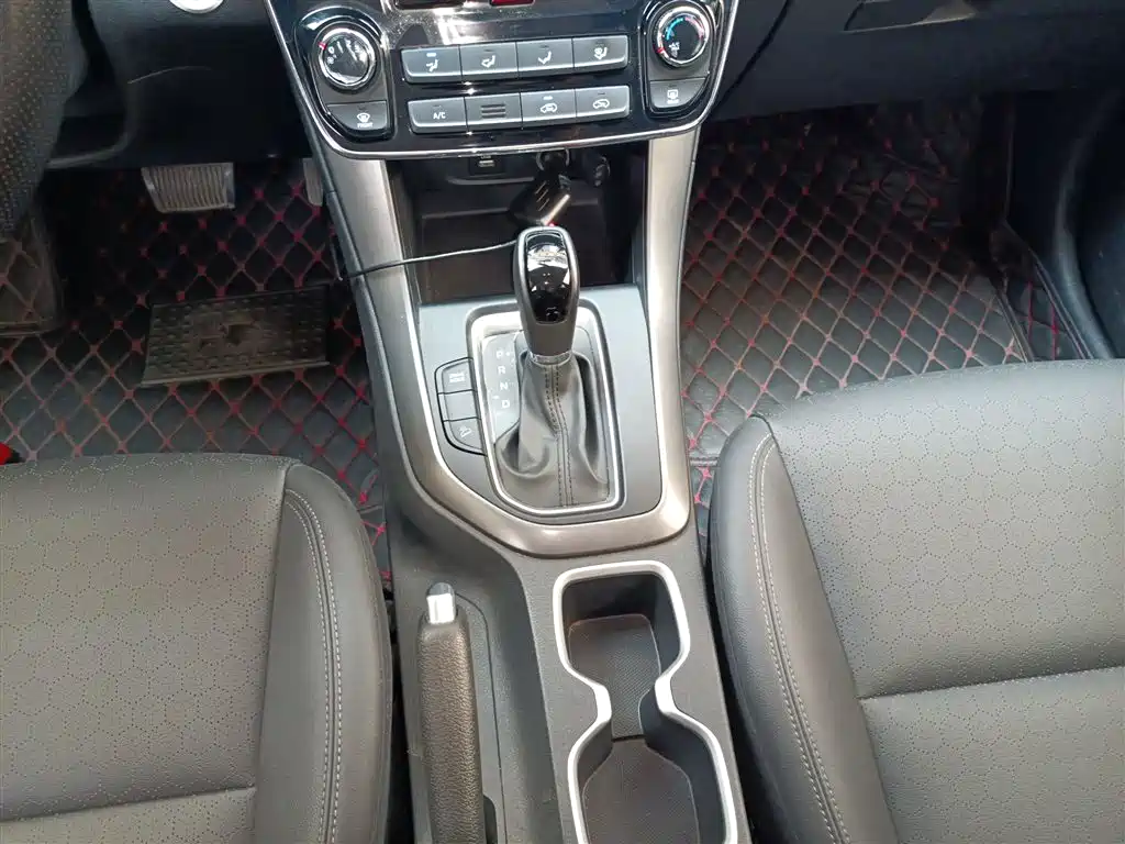 Hyundai ix35 2018 — фото 14