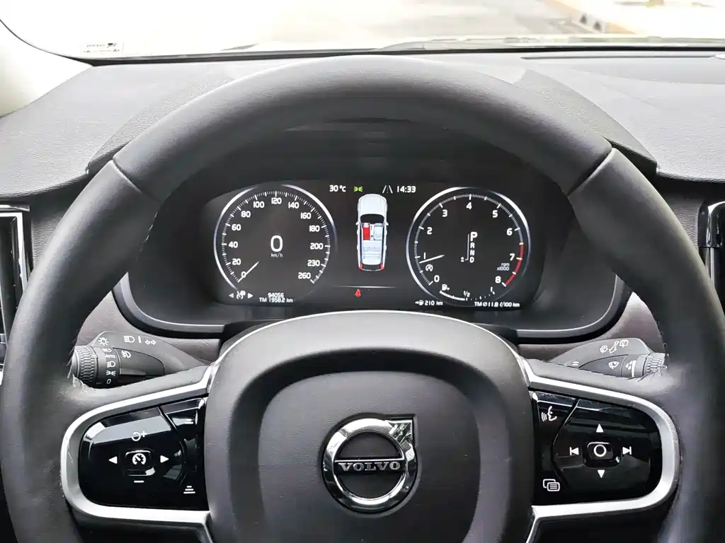 Volvo V90 2018 — фото 14