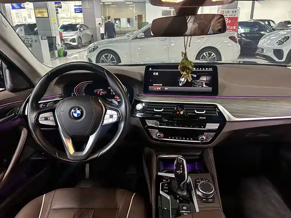 BMW 5 Series 2022