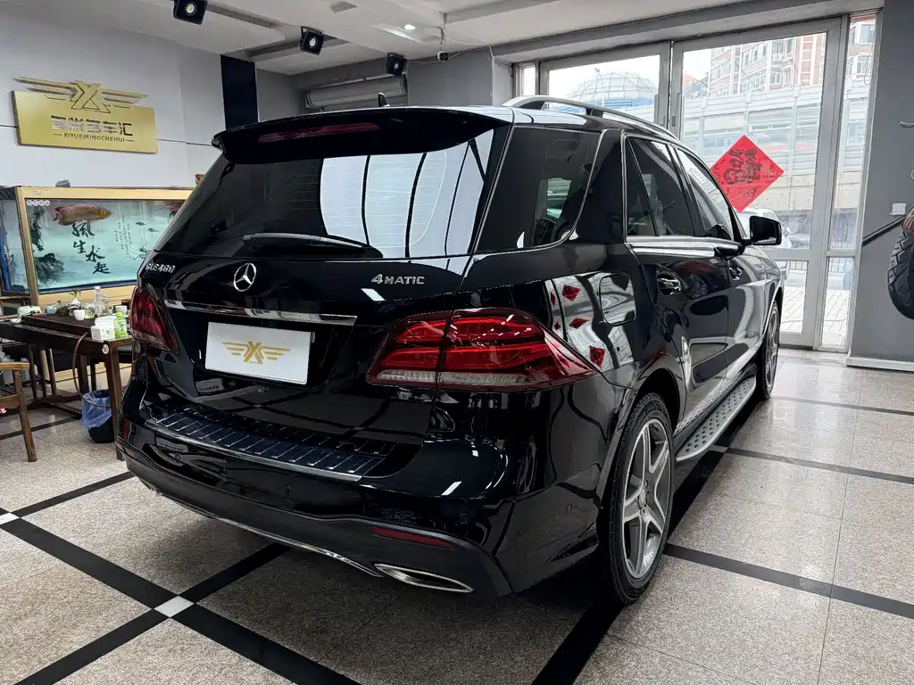 Mercedes-Benz GLE 2015 — фото 4