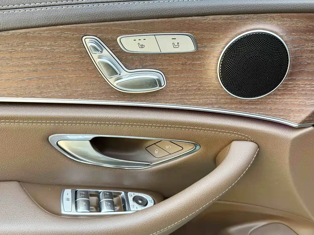 Mercedes-Benz E-Class 2022 — фото 9