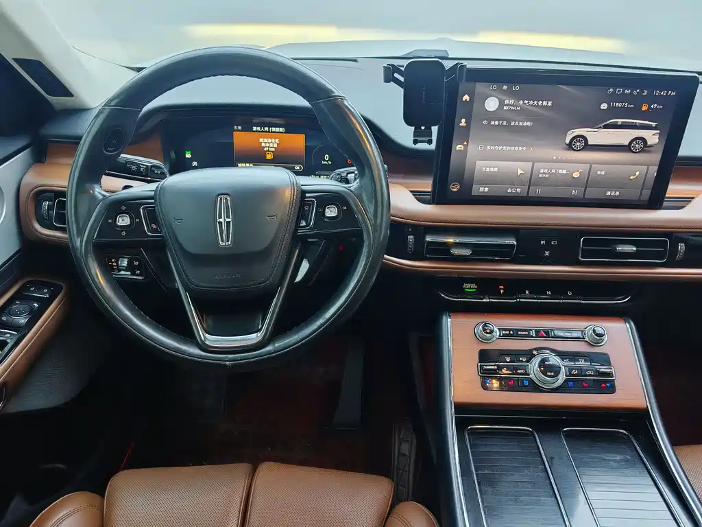 Lincoln Aviator 2022 — фото 14