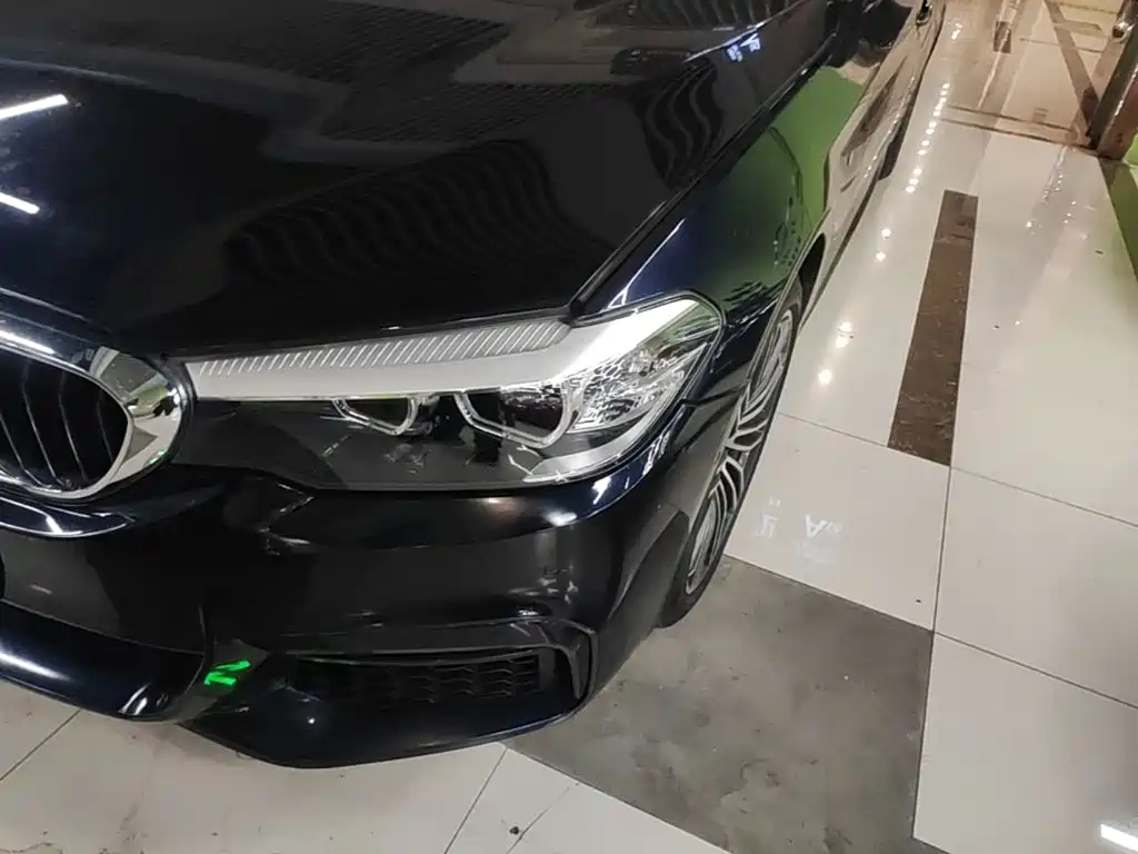 BMW 5 Series 2017 — фото 24