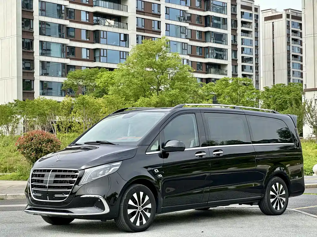Mercedes-Benz Vito 2024 — фото 1
