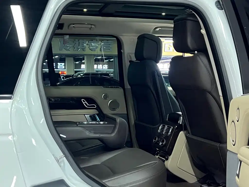 Land Rover Range Rover 2021 — фото 11