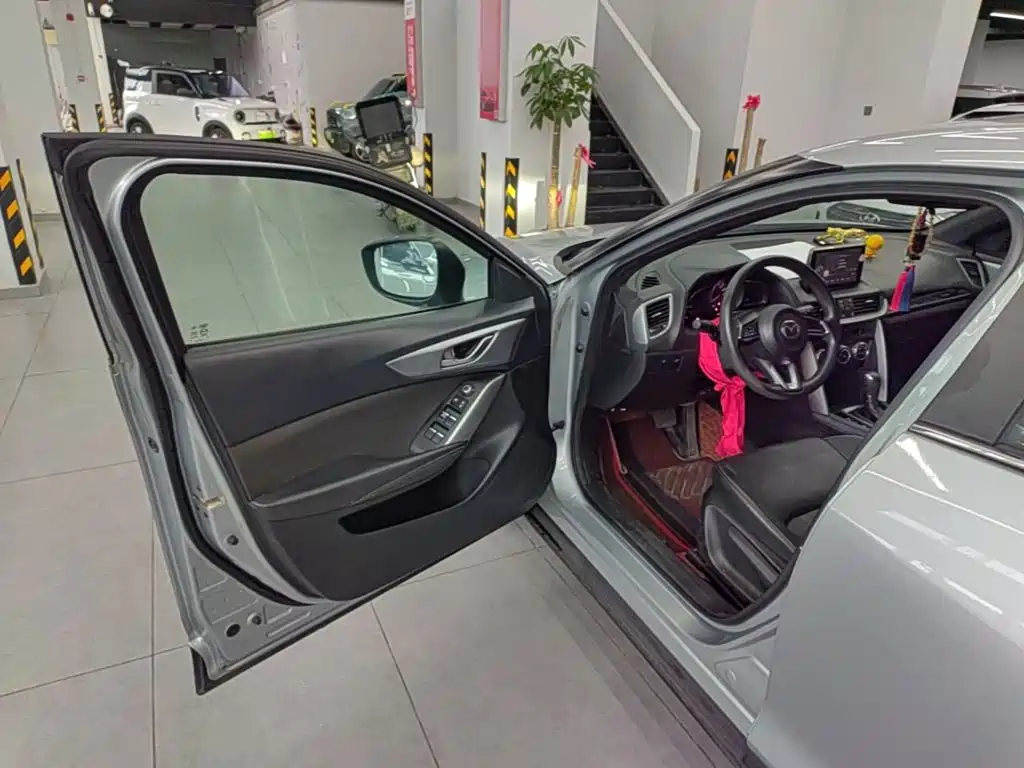 Mazda CX-4 2018 — фото 16