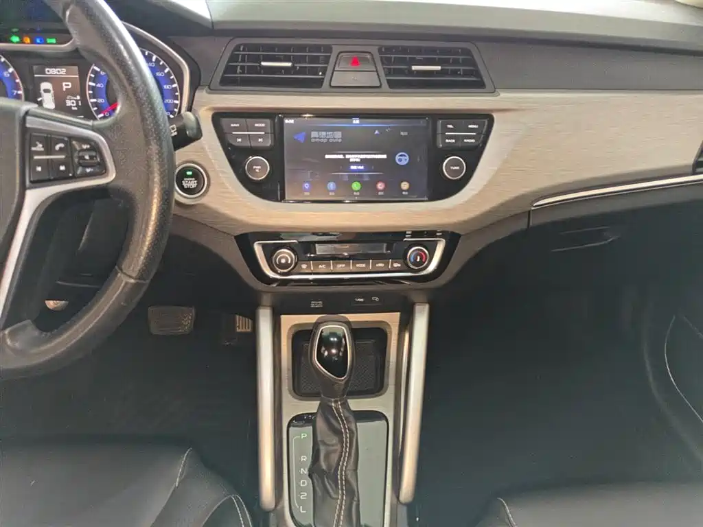 Geely Vision X3 2019 — фото 13