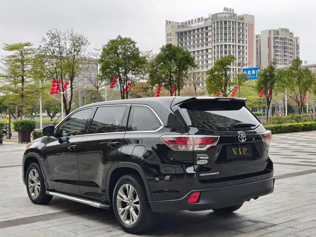 Toyota Highlander 2017 — фото 10