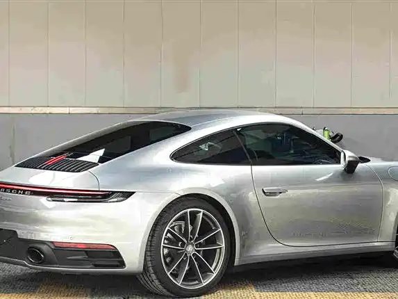 Porsche 911 2025 — фото 9