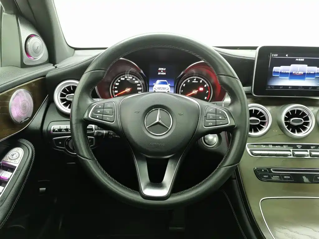 Mercedes-Benz GLC 2016 — фото 11