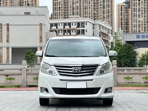 Toyota Alphard 2014