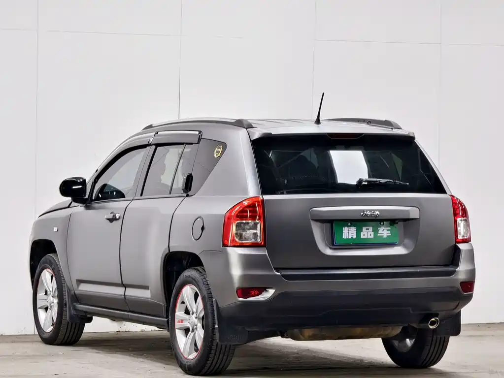 Jeep Compass 2012 — фото 6