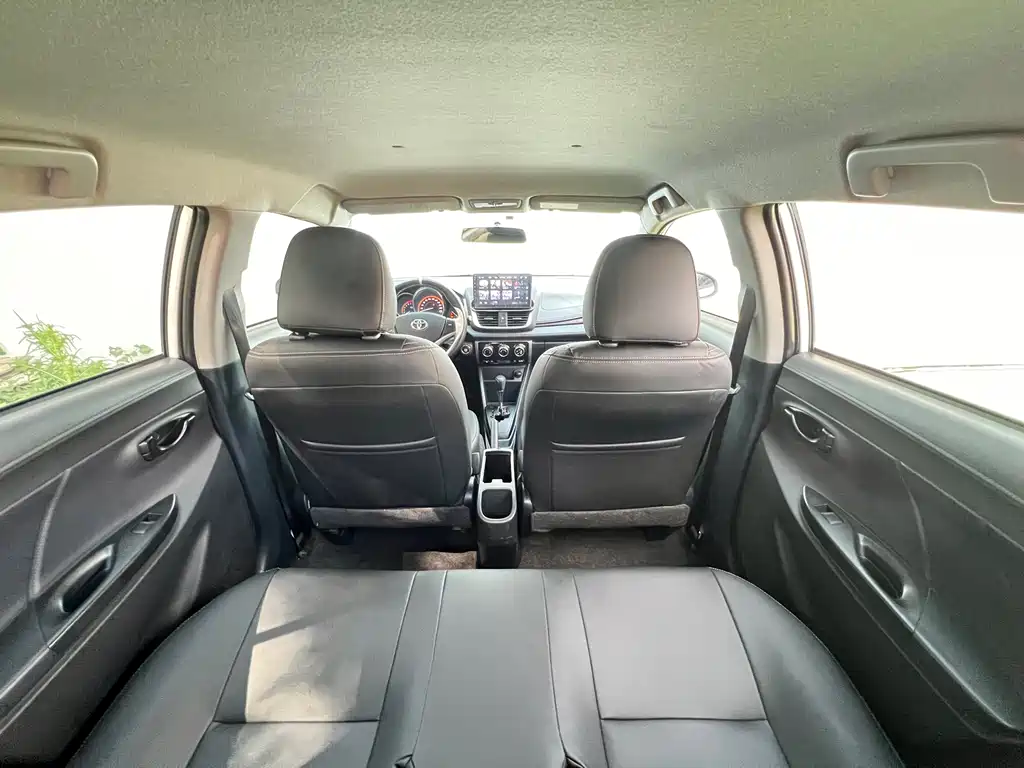 Toyota Yaris L 2022 — фото 21