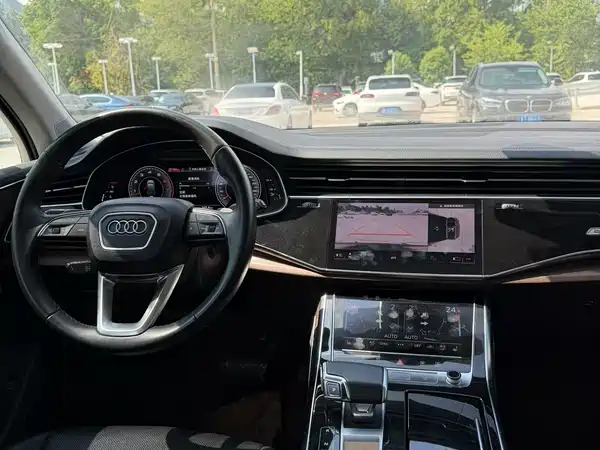 Audi Q7 2024
