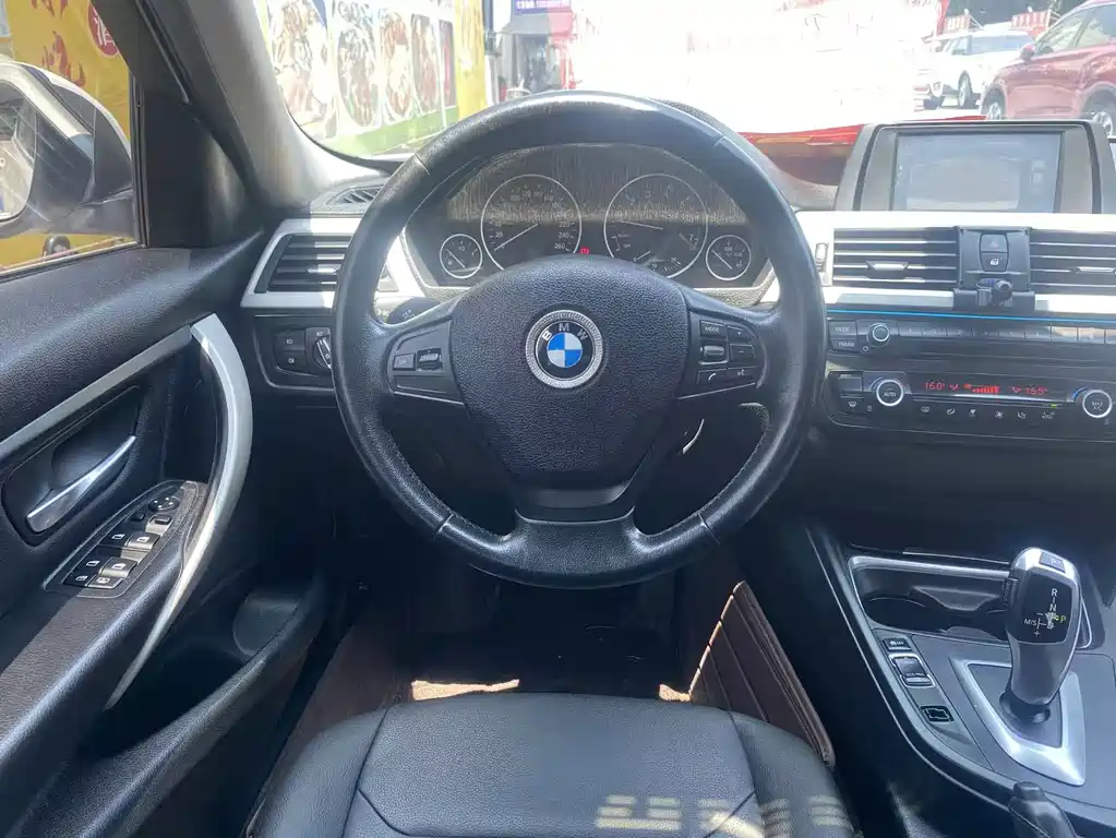 BMW 3 Series 2015 — фото 12