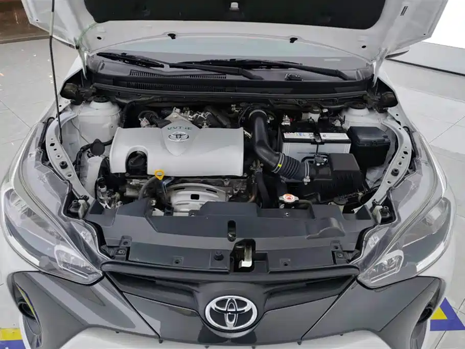 Toyota Yaris L 2020 — фото 10