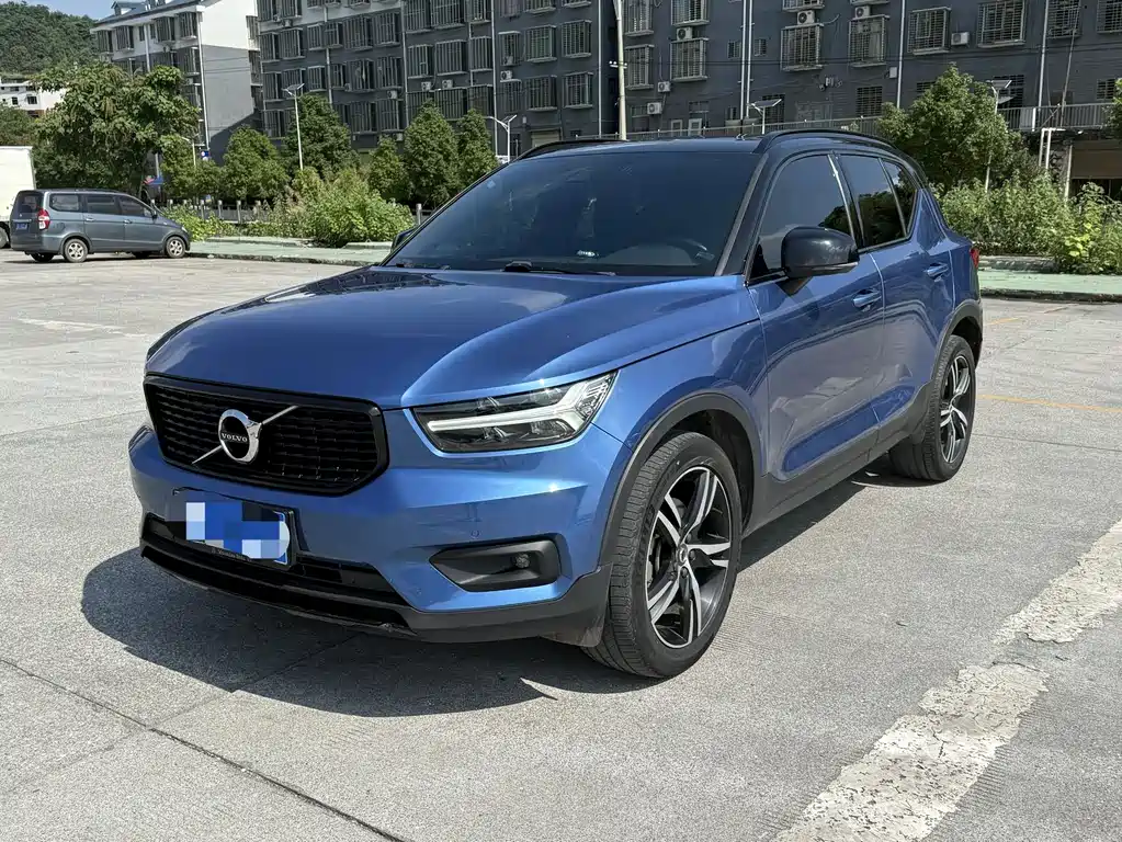 Volvo XC40 2019 — фото 1