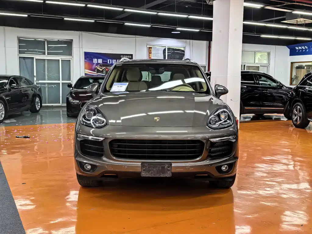 Porsche Cayenne 2015 — фото 1