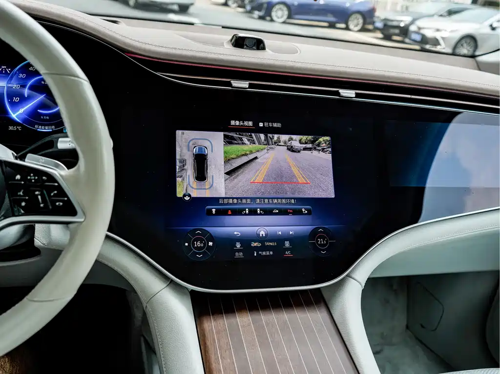 Mercedes-Benz EQS SUV 2023 — фото 14