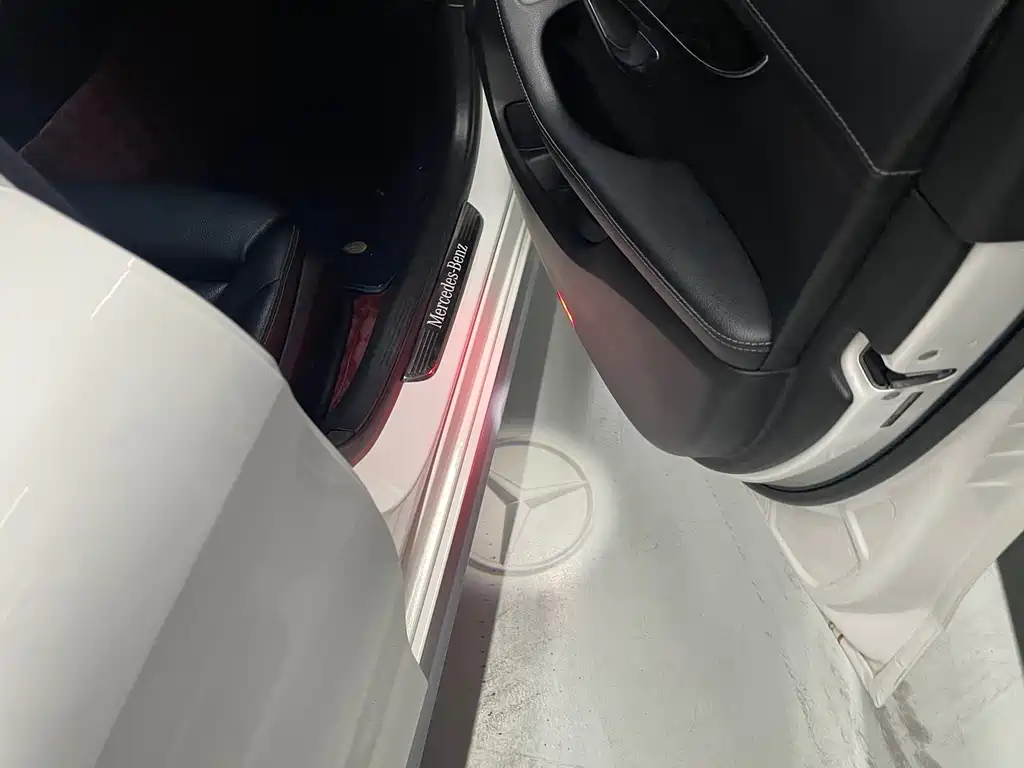 Mercedes-Benz C-Class 2021