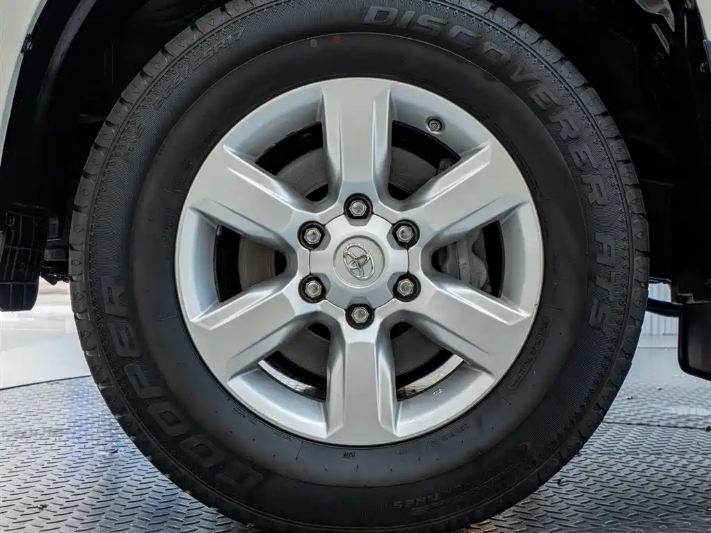Toyota Prado 2016 — фото 8