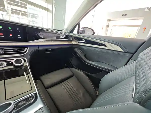 Hongqi H9 2022