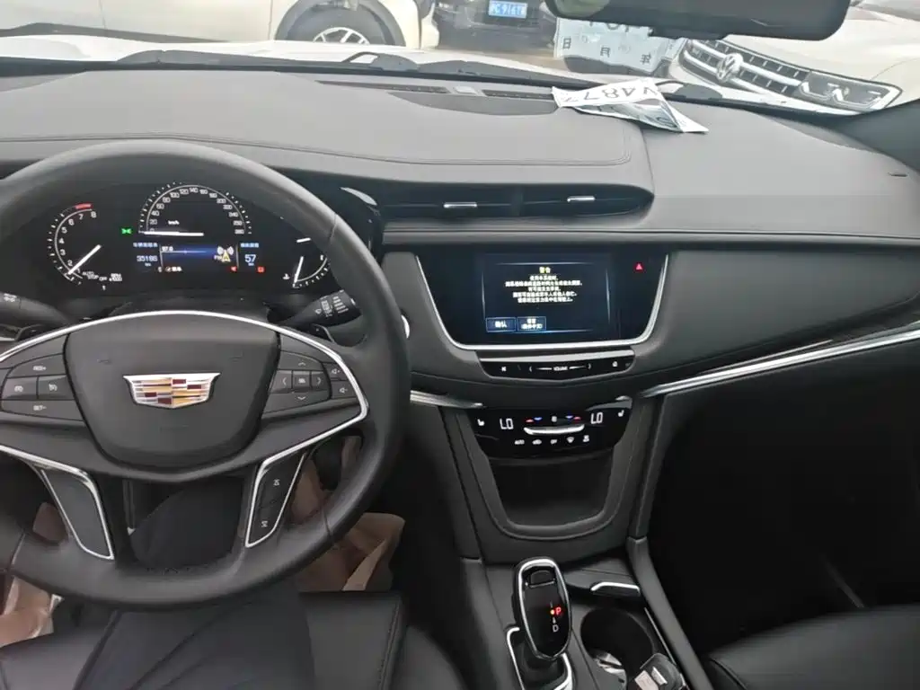 Cadillac XT5 2019 — фото 6