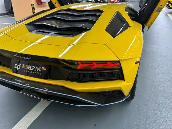 Lamborghini Aventador 2017