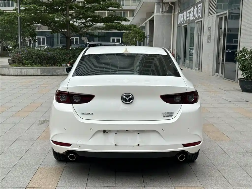 Mazda 3 Axela 2021 — фото 12