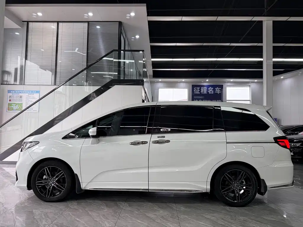 Honda Odyssey 2023 — фото 3