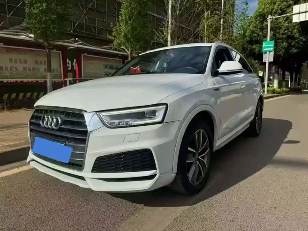 Audi Q3 2019 — фото 1