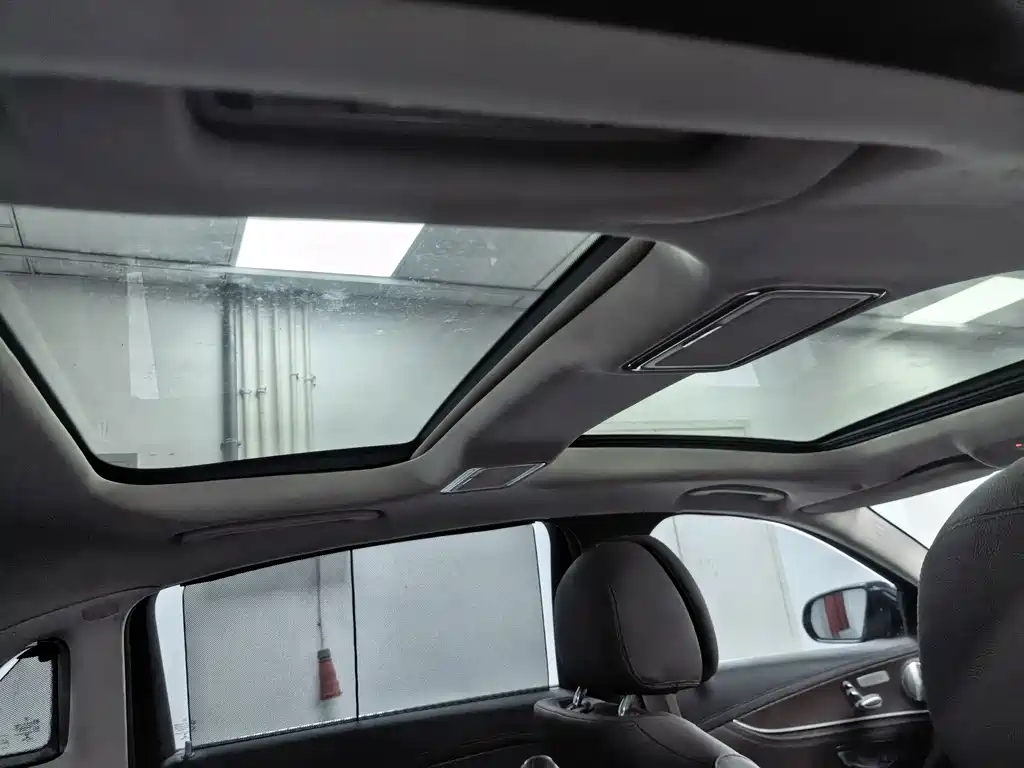 Mercedes-Benz E-Class 2022 — фото 13