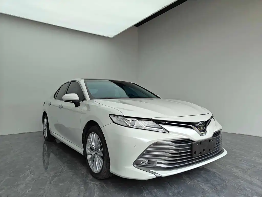 Toyota Camry 2020 — фото 3