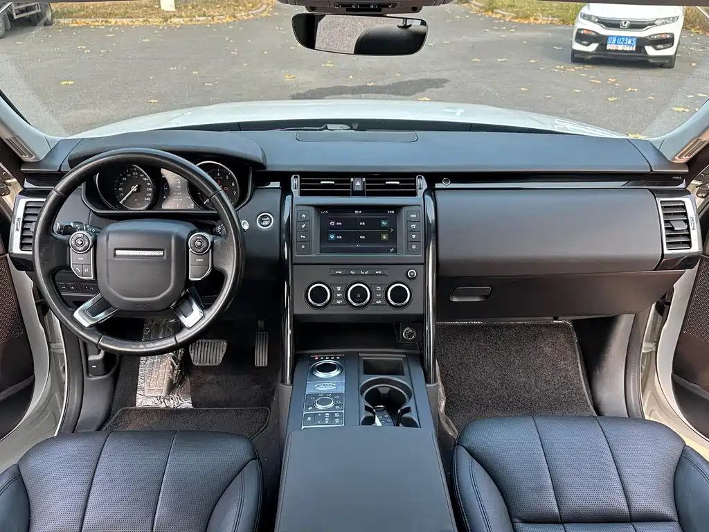Land Rover Discovery 2017 — фото 8