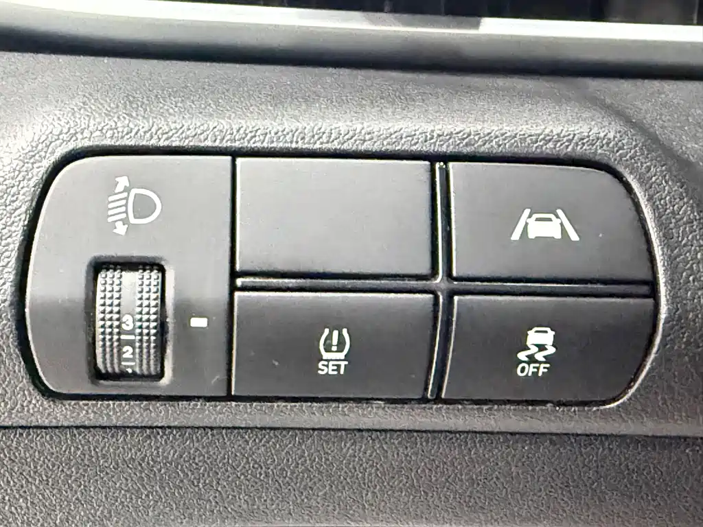 Hyundai Elantra 2023 — фото 14